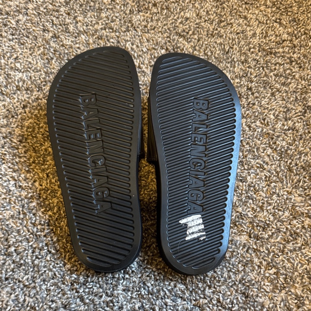 BALENCIAGA Pool Slides - Picture 5 of 6